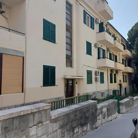 Apartment Maxim Deluxe With Balcony & Private Bathrooms - Downtown Spalato, Quiet Neighborhood Split