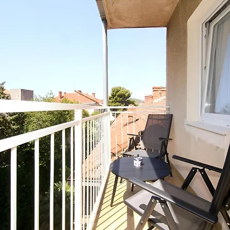 Apartment Maxim Deluxe With Balcony & Private Bathrooms - Downtown Spalato, Quiet Neighborhood *