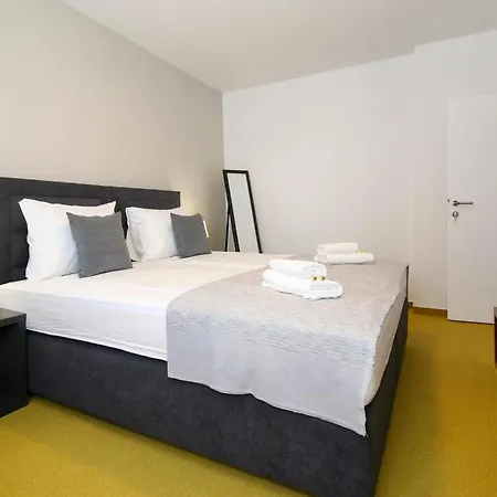 アパート Maxim Deluxe With Balcony & Private Bathrooms - Downtown Spalato, Quiet Neighborhood スプリト
